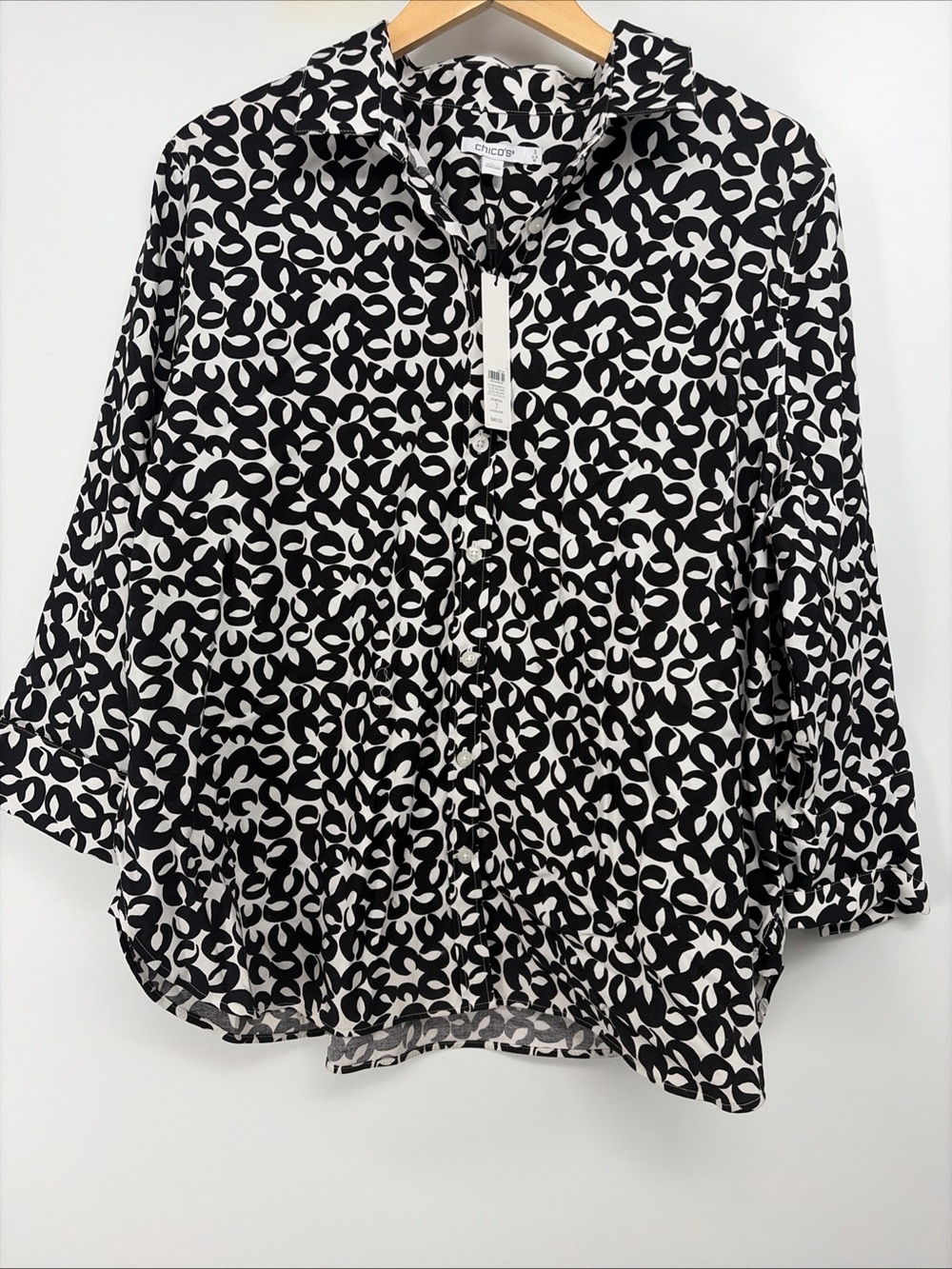 Chico’s No Iron Stretch Black White Abstract 3/4 Sleeve Shirt NWT Size 3 (XL)